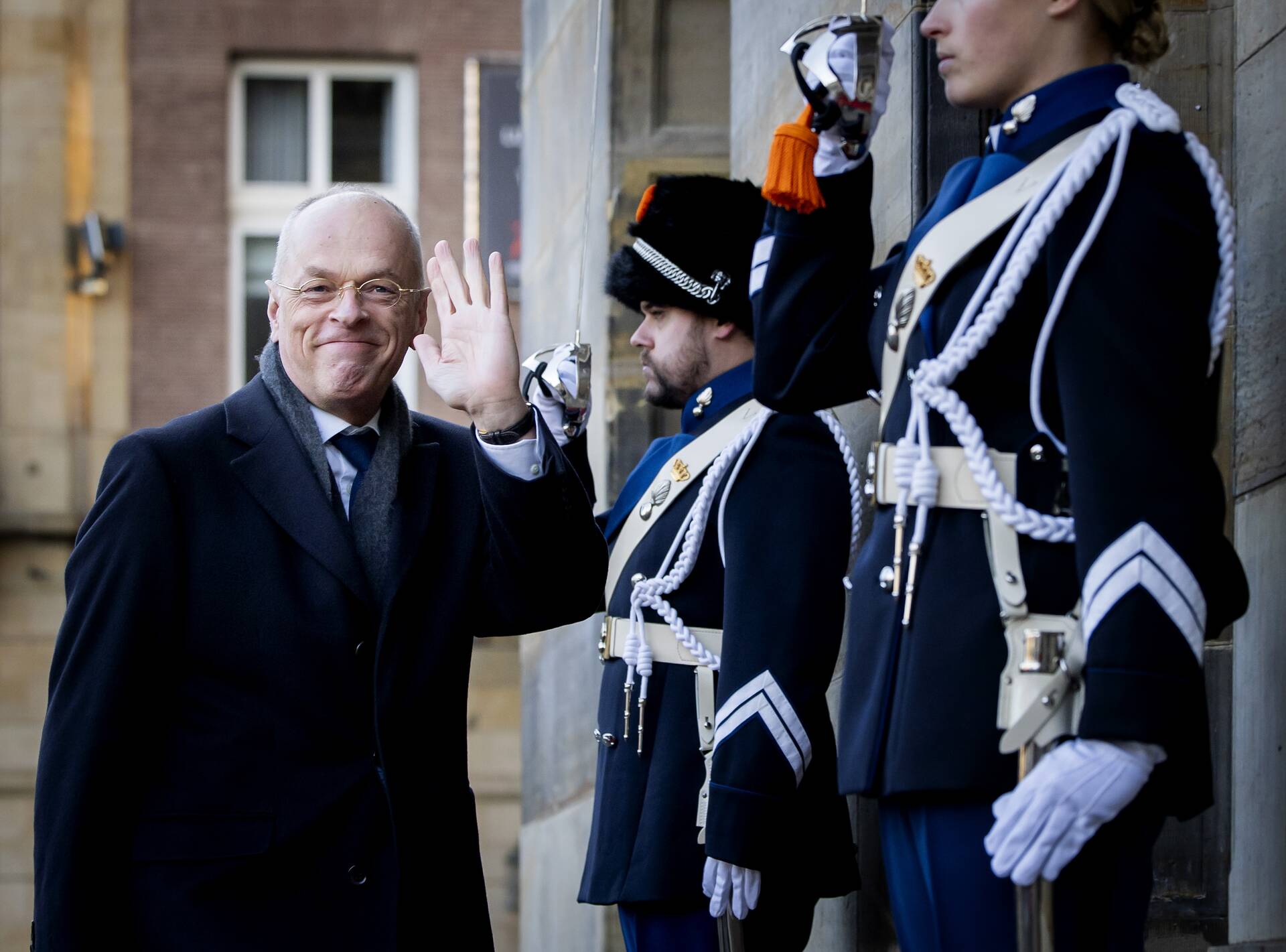 Kamervoorzitter Bruijn komt aan bij nieuwjaarsreceptie Koning