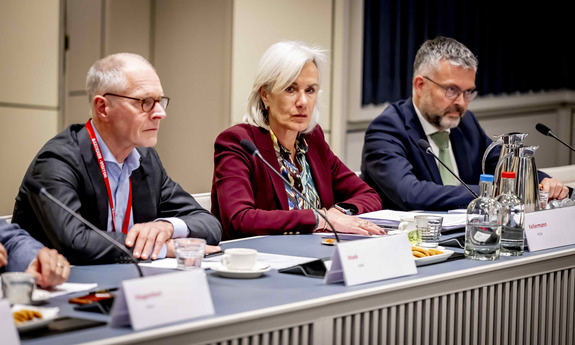 V.l.n.r.: Wim Hoek (PWRI), Joanne Kellermann (PFZW) en Erik Schouten (CAP).