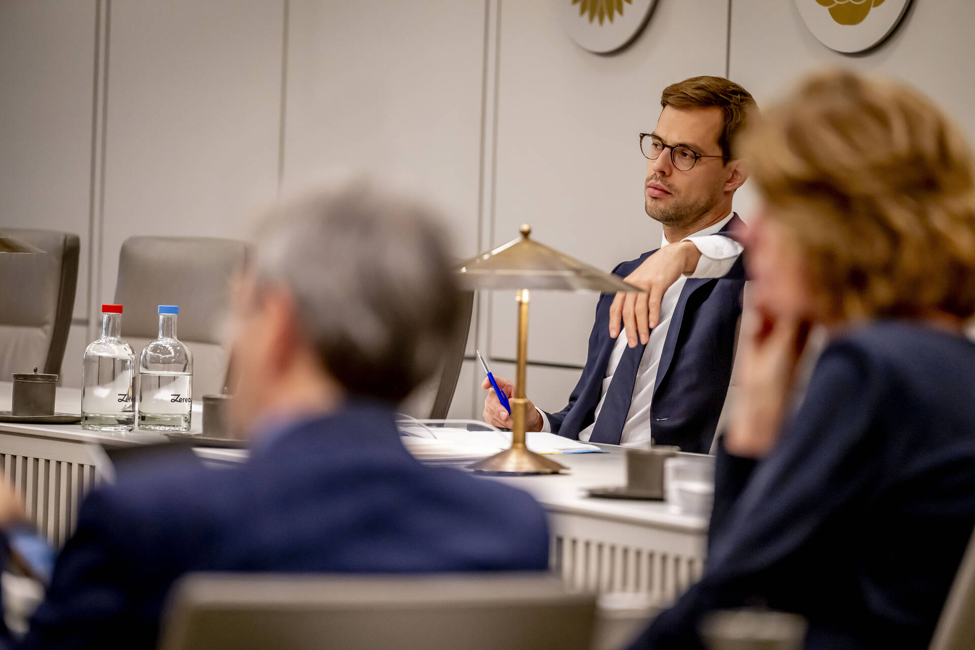 Demissionair staatssecretaris Nobel van Participatie en Integratie tijdens het debat op 23 september 2025