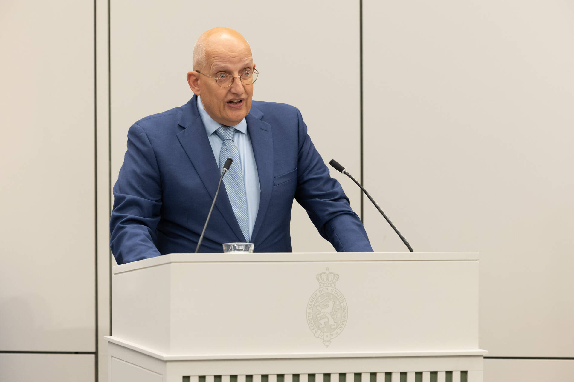 Senator Van Gasteren (Fractie-Van Gasteren)