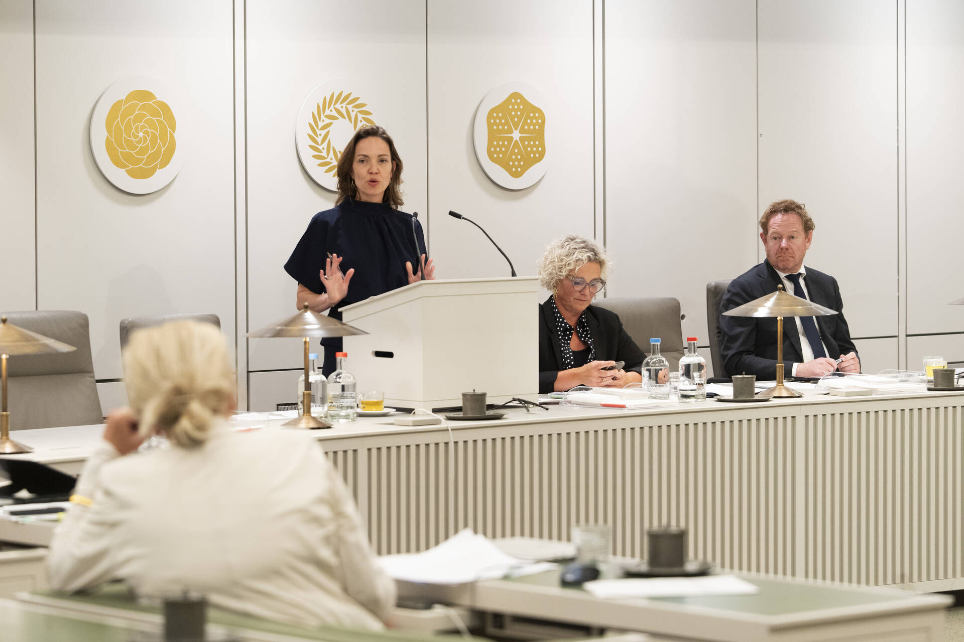 Tweede Kamerlid Becker tijdens het debat op 2 juni 2026